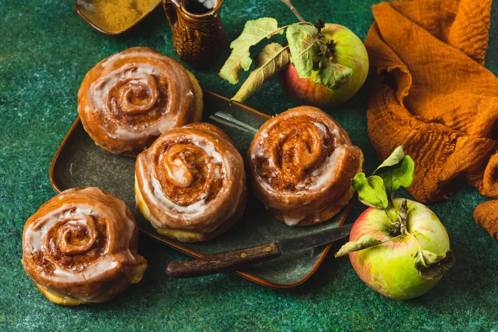 Ile kcal ma racuch? Odkryj kaloryczność różnych rodzajów racuchów