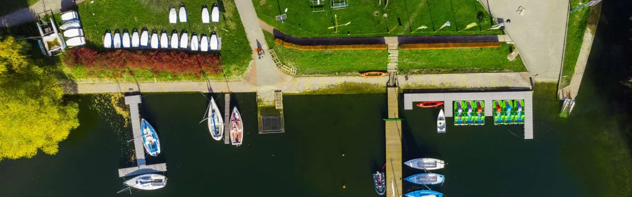 Najpiękniejsze jeziora małopolskie: odkryj ich uroki i atrakcje