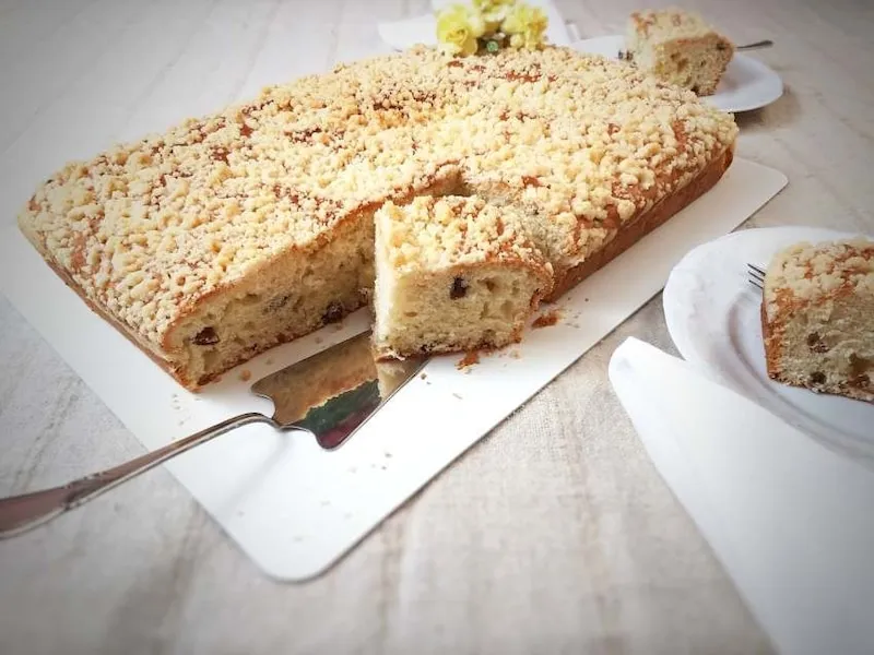 Tanie ciasto drożdżowe przepis – łatwe i szybkie do zrobienia w domu