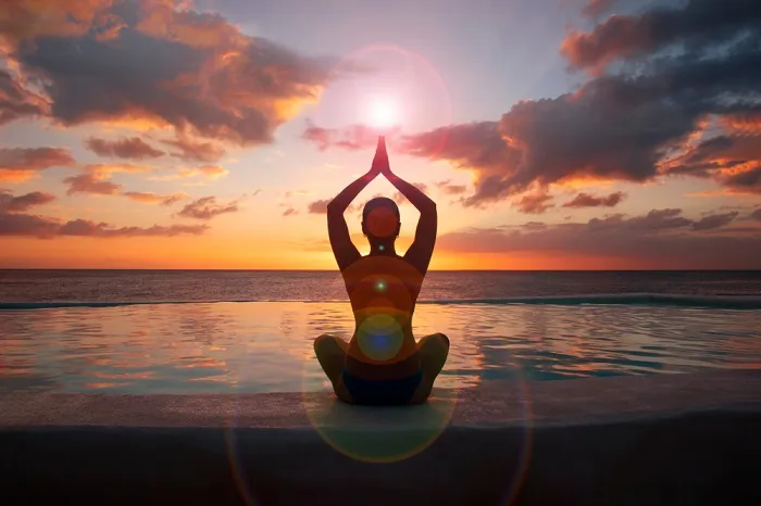 Jak widzieć aury: proste metody na dostrzeganie energii wokół siebie