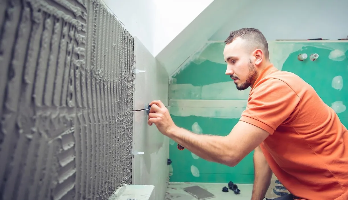 Ile trwa remont łazienki? Poznaj czynniki wpływające na czas pracy