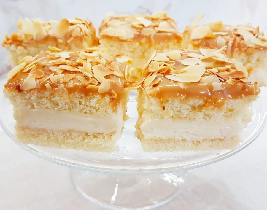 Prosty przepis na ciasto krówka budyniowa, które zachwyci każdego miłośnika słodkości