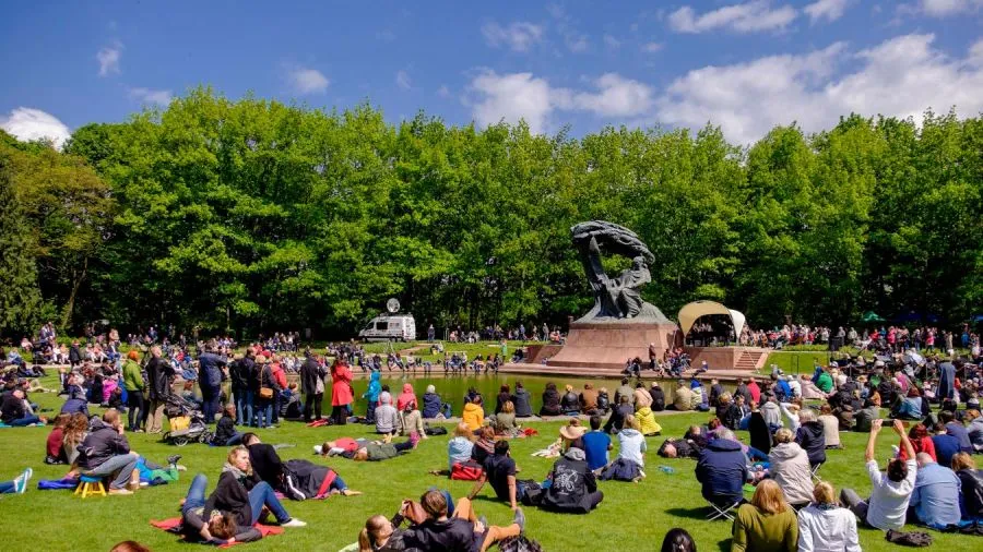 Ile trwa koncert chopinowski w Łazienkach? Sprawdź szczegóły!