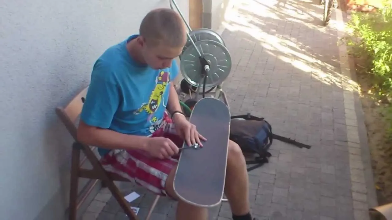 Jak czyścić grip deskorolki, aby przedłużyć jego trwałość i wydajność Jak czyścić grip deskorolki, aby przedłużyć jego trwałość i wydajność