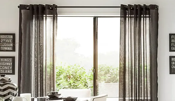 Na jakiej wysokości powiesić karnisze, by uniknąć błędów w aranżacji?