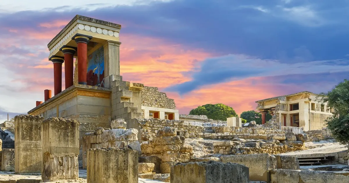 Quién descubrió el palacio de Cnosos y su impacto histórico en Creta