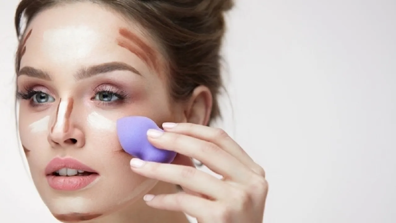 Jak prawidłowo używać gąbki do makijażu, by uniknąć błędów