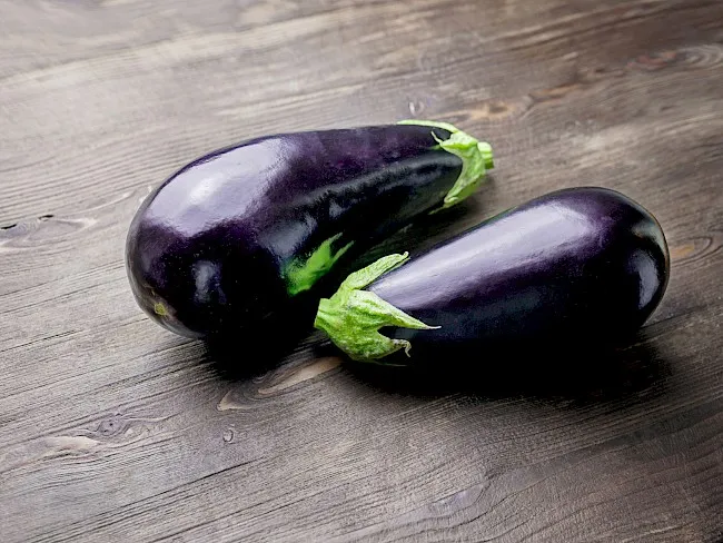 Ile kalorii ma bakłażan: poznaj prawdziwą wartość energetyczną warzywa