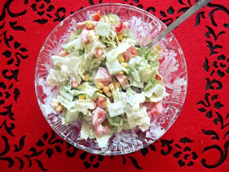 Jakie sałatki do grilla: idealne przepisy na letnie przyjęcia