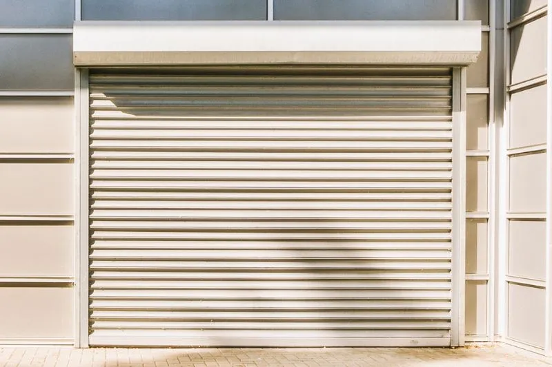 Kotwa garażowa - jak wybrać najlepsze rozwiązanie i uniknąć błędów