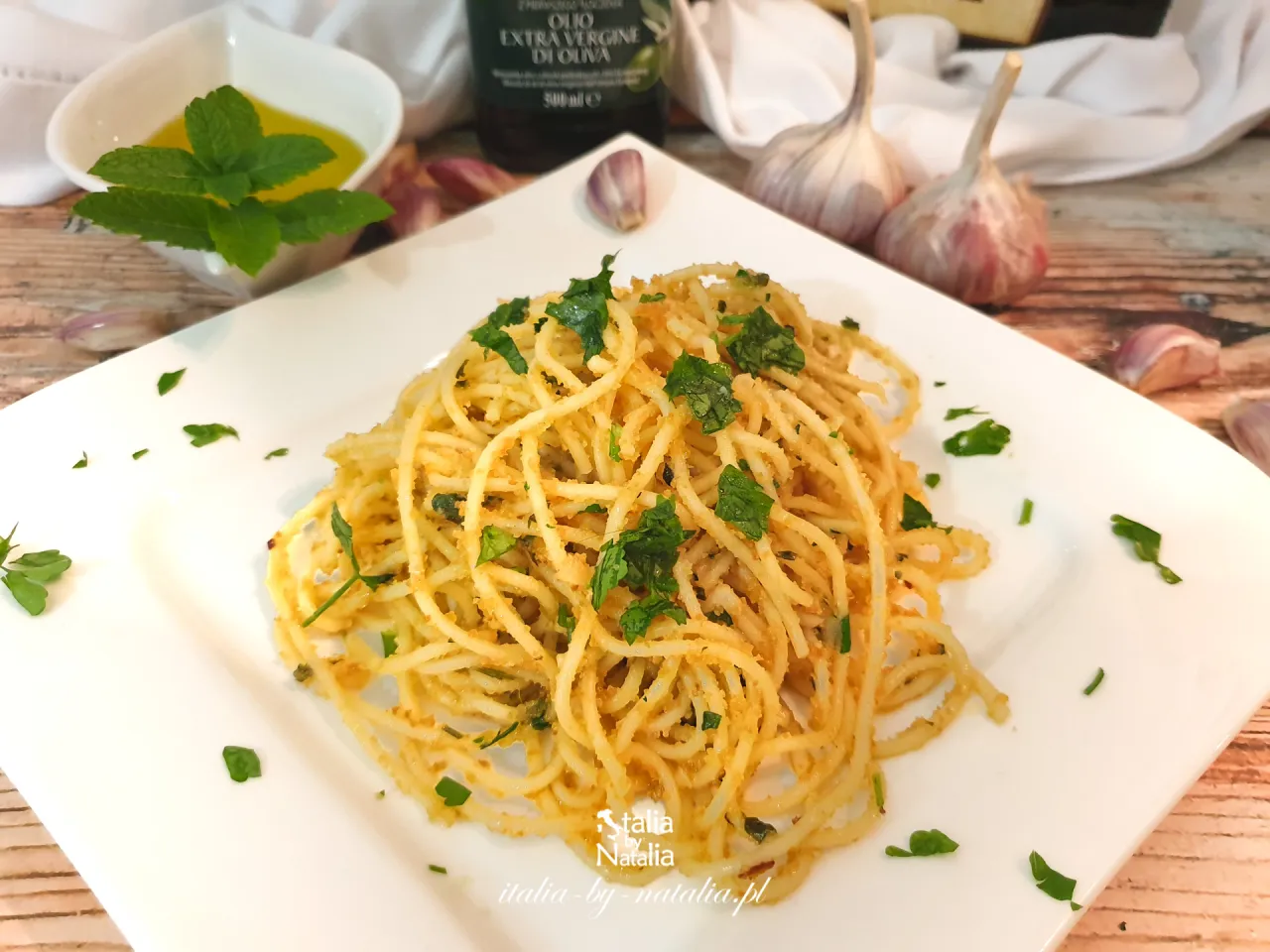 Spaghetti aglio olio Kwestia Smaku – nowoczesna interpretacja klasyki Spaghetti aglio olio Kwestia Smaku – nowoczesna interpretacja klasyki