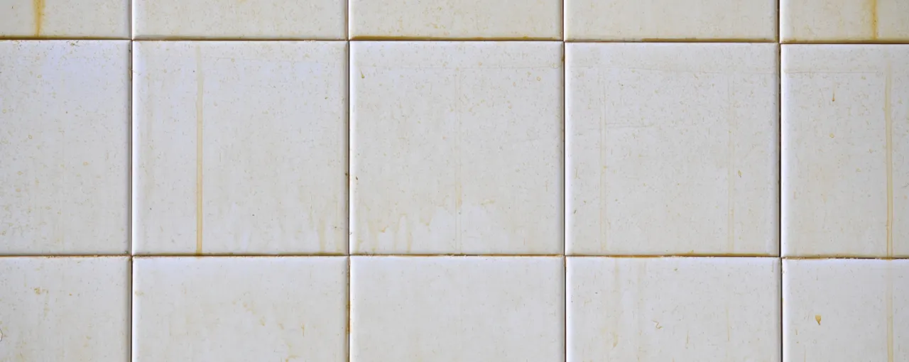 Skuteczne sposoby na to, czym wyczyścić kafelki w domu