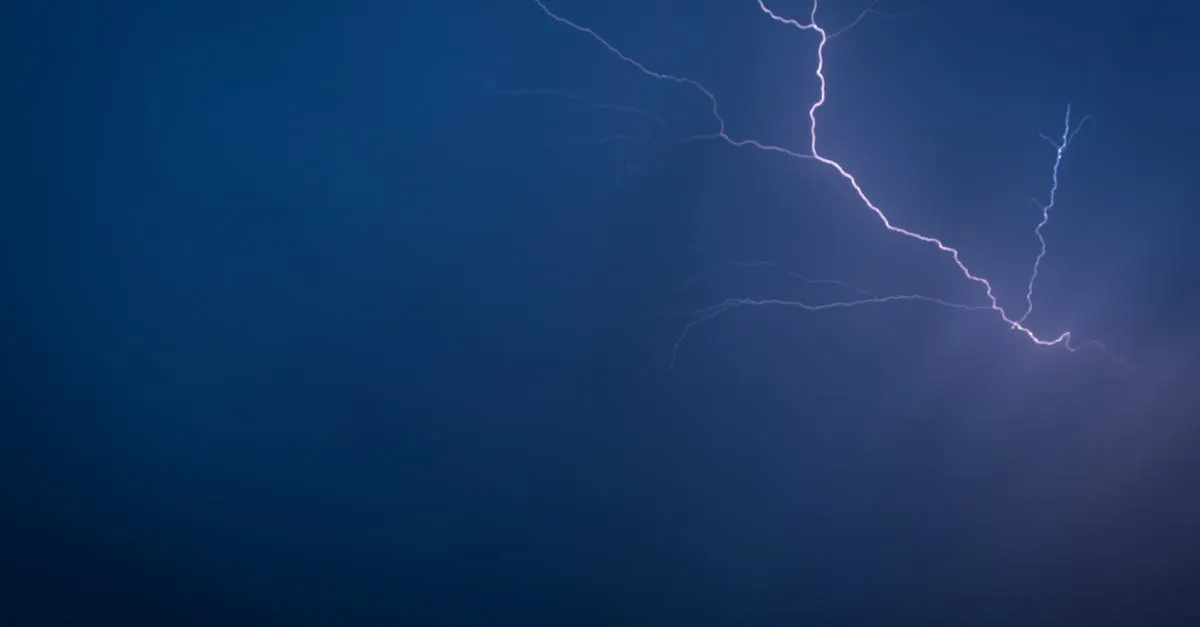 Napięcie elektryczne: Jednostki i definicja napięcia w praktyce i teorii