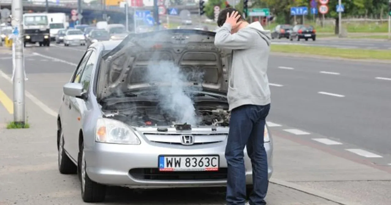 Brak płynu w chłodnicy – czy można jechać i jakie są konsekwencje?