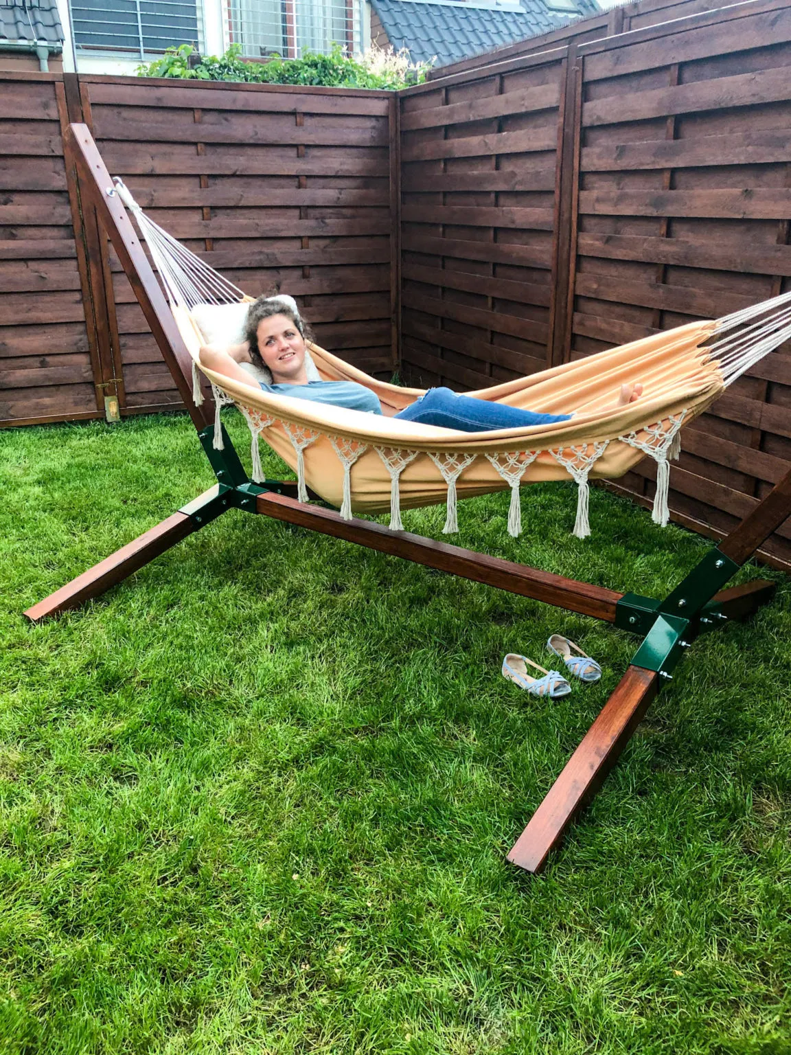 Bezpieczny hamak w ogrodzie: Prosty sposób na idealny montaż krok po kroku