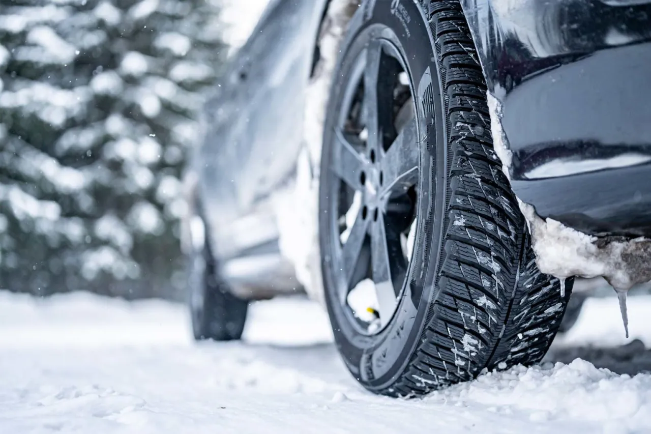 Czy zmiana opon na zimowe jest obowiązkowa? Fakty i przepisy
