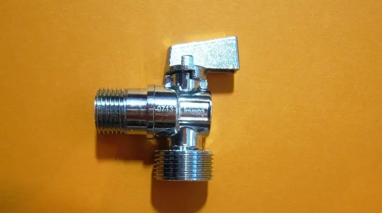 Jak odkręcić zawór wody od pralki - uniknij wycieków i problemów