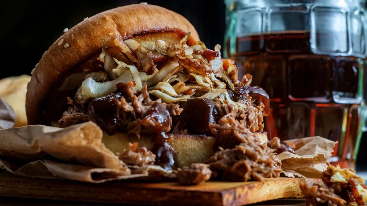 Szarpana wołowina krok po kroku. Przepyszny przepis, który zachwyci każdego