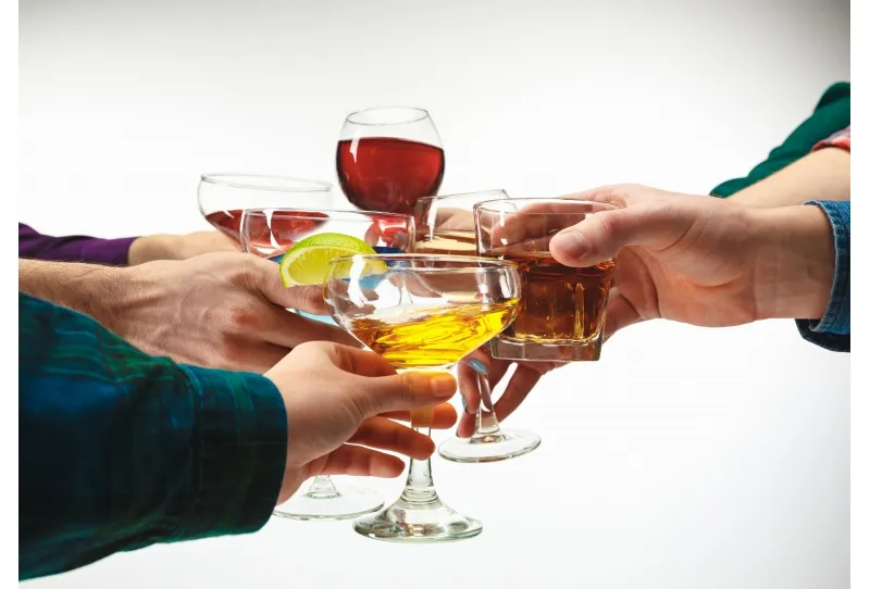 Ile alkoholu można przewieźć do Szwajcarii? Poznaj ważne limity