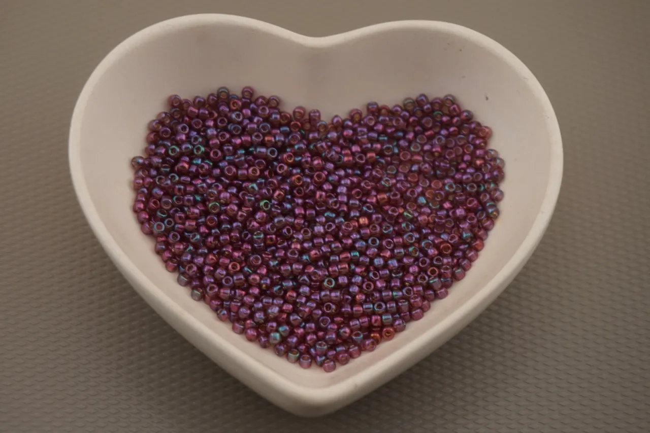 Gdzie kupić koraliki do robienia biżuterii? Sprawdź najlepsze opcje