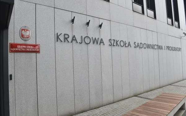 Jak wygląda aplikacja sędziowska? Kluczowe informacje i wymagania