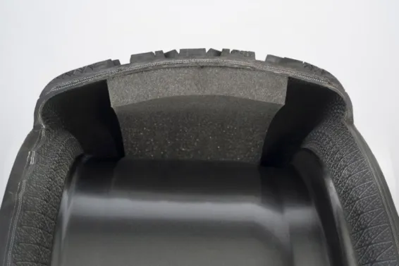 Szumią opony? 5 skutecznych sposobów na wyciszenie hałasu