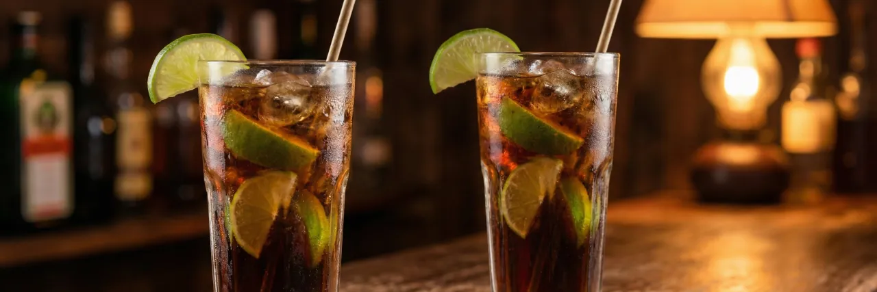 Cuba Libre - sekret perfekcyjnego rumu z colą. Przepis!