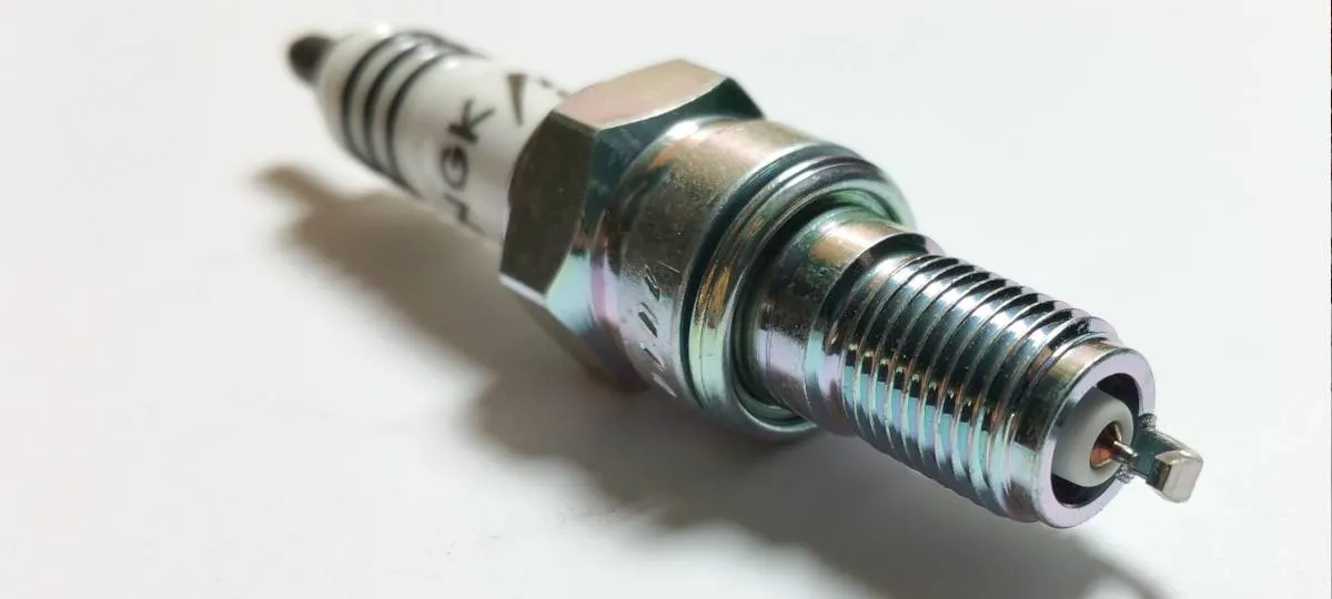 Co ile wymiana świec w benzynie? Sprawdź, by uniknąć problemów