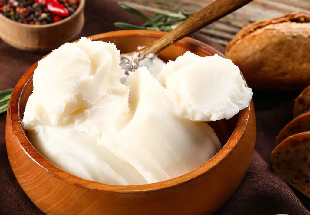 Czy smalec z borsuka jest zdrowy? Poznaj korzyści i ryzyka zdrowotne