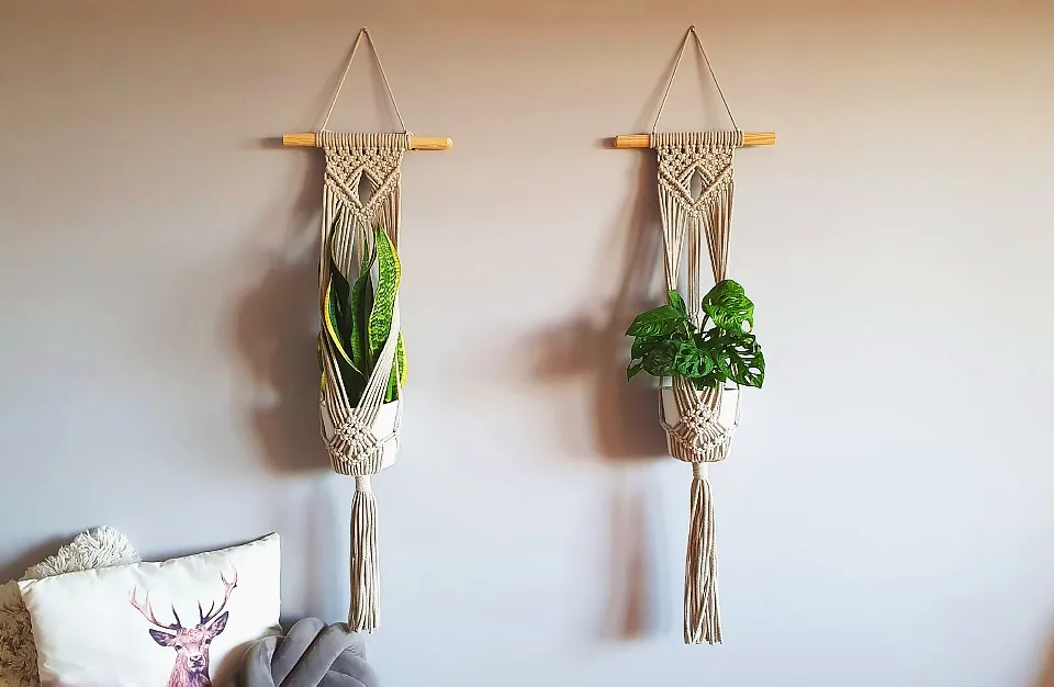 Jak zrobić makramę kwietnik na ścianę - proste kroki i porady