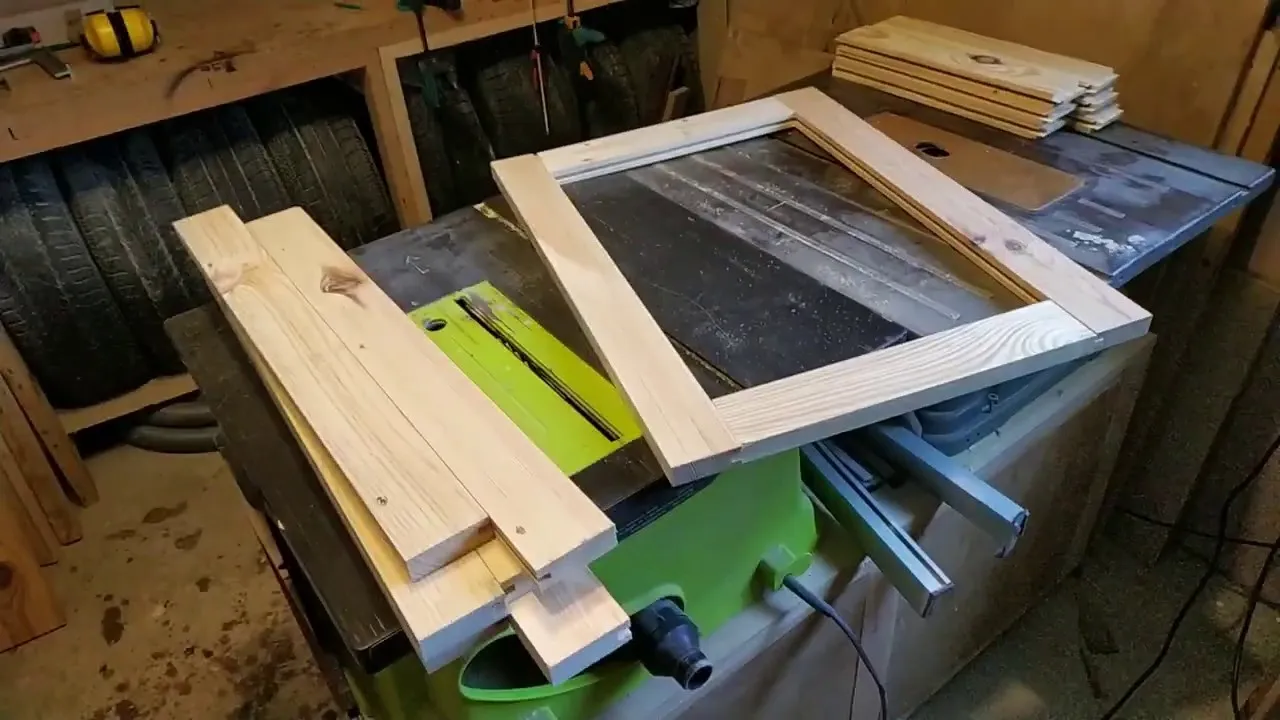 Jak zrobić drzwi do szafki - proste kroki, które ułatwią pracę