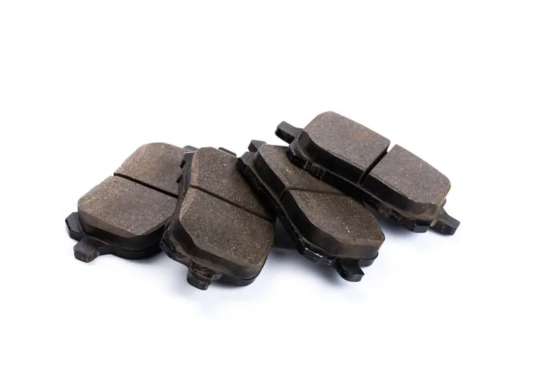 Które klocki do Astry wybierzesz, gdy liczy się każde hamowanie?