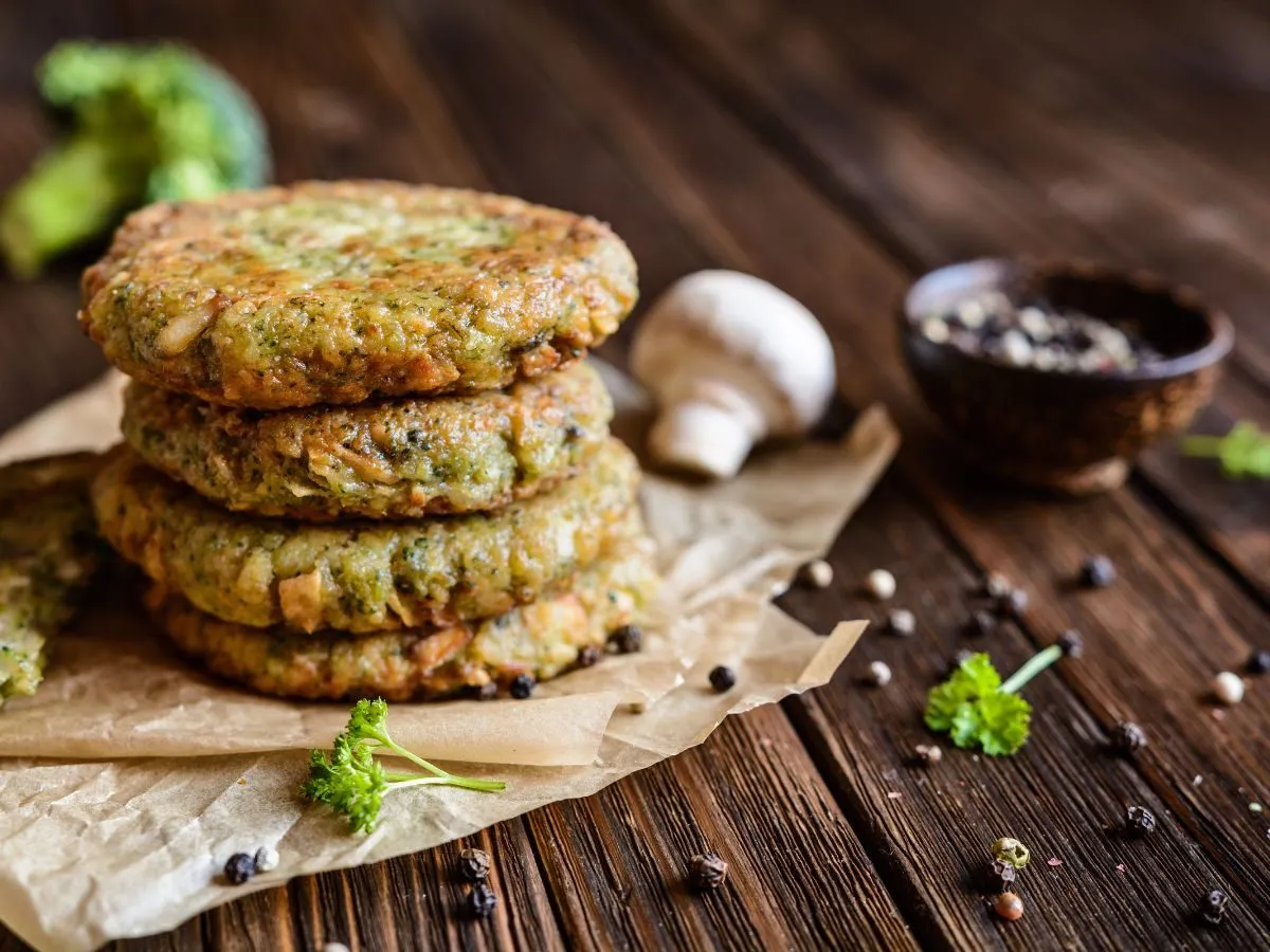 Z czego zrobić kotlety wegetariańskie? Sprawdź pyszne składniki!