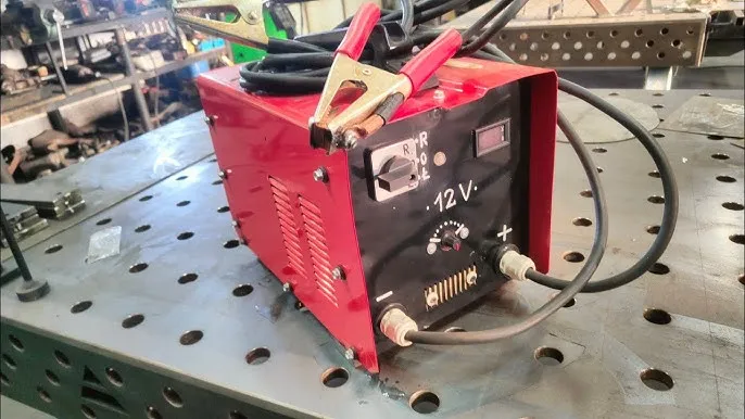 Prostownik do Ursusa C-330: Jaki wybrać, by Ciapka odpalić zimą?