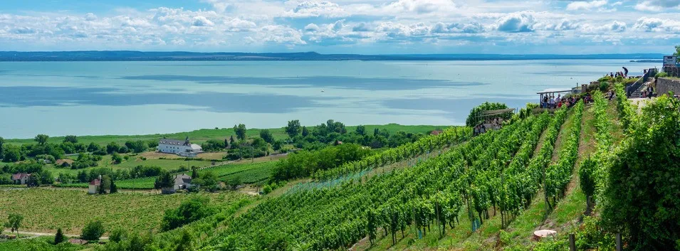 Siófok atrakcje: najlepsze miejsca, które musisz zobaczyć latem Siófok atrakcje: najlepsze miejsca, które musisz zobaczyć latem