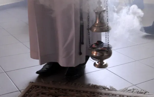 Co oznacza kadzidło w kościele? Odkryj jego głębokie znaczenie