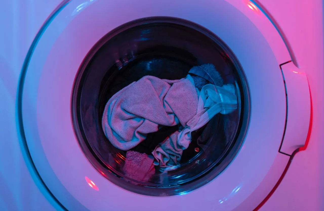 Dlaczego pralka nie odwirowuje wody? Sprawdź najczęstsze przyczyny