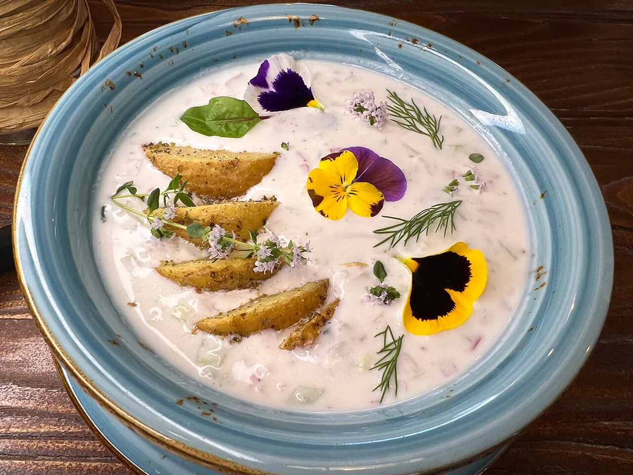 Regionalne potrawy mazurskie: odkryj smaki, które zachwycą każdego