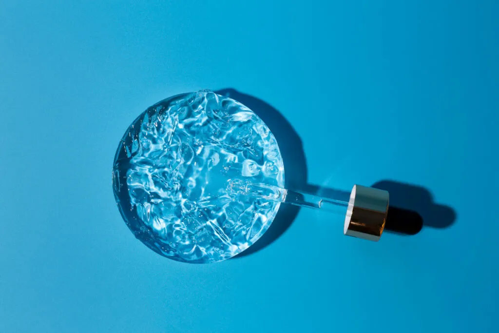 Kwas hialuronowy 5% - jak stosować, aby uzyskać maksymalne nawilżenie