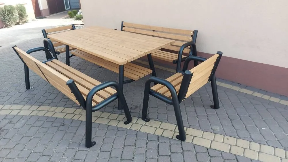 Jak zrobić stół ogrodowy z metalowymi nogami – prosty sposób na trwały mebel