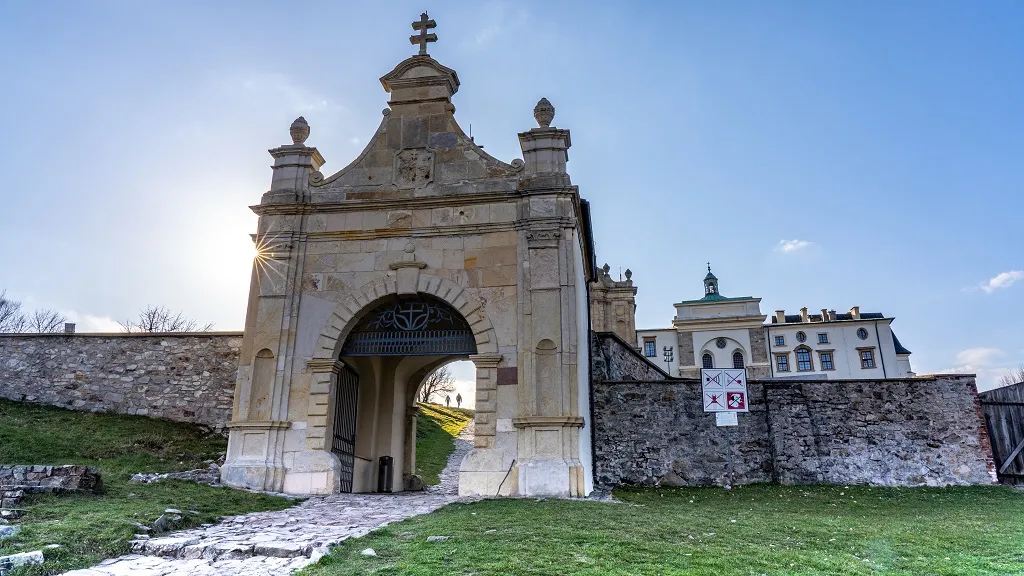 Gdzie jest Łysa Góra? Odkryj jej tajemnice i piękno w Polsce