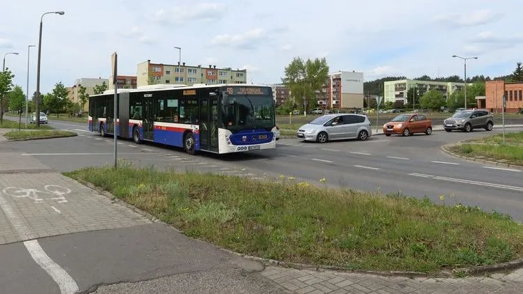 Skąd odjeżdża autobus cyfrowy Polsat? Znajdź najbliższy przystanek