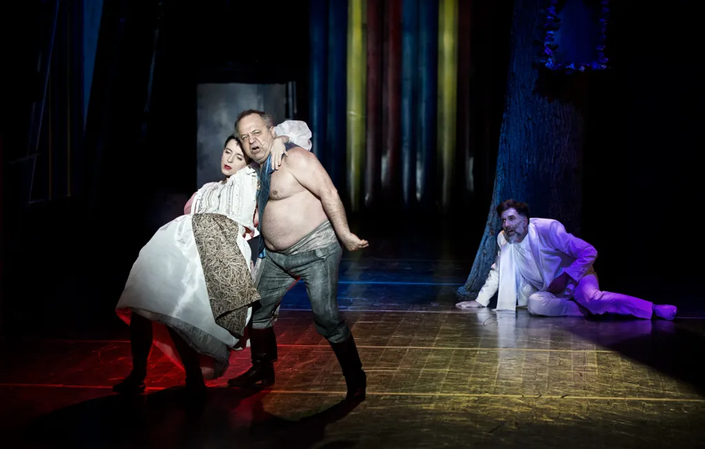 Wesele spektakl – poznaj emocje, tematy i miejsca wystawień Wesele spektakl – poznaj emocje, tematy i miejsca wystawień