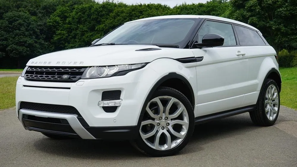 Range Rover Evoque: jaki silnik wybrać, aby uniknąć wysokich kosztów?