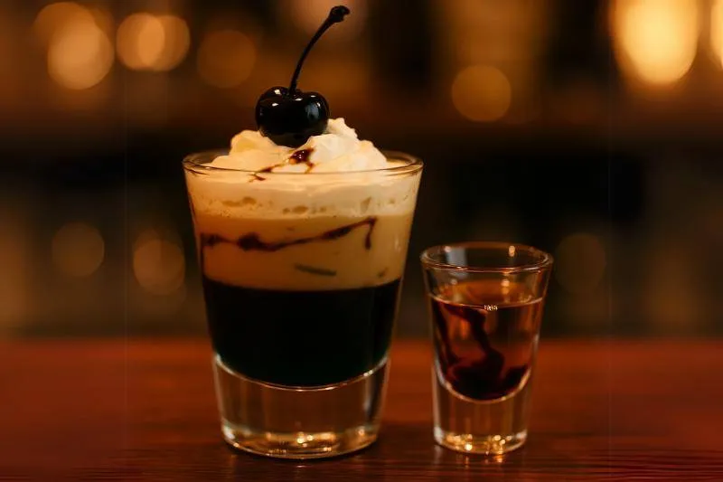 Najlepsze drinki z Jägermeisterem, które musisz spróbować teraz