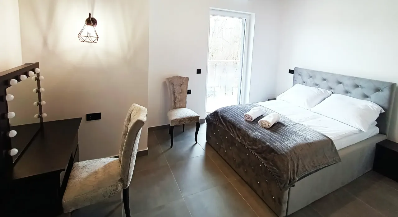 Samodzielne zakwaterowanie: co to jest i dlaczego warto wybrać?