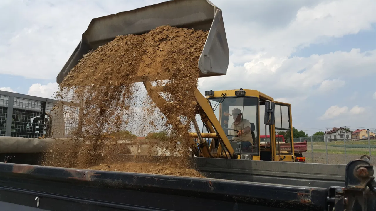 Jak przeliczyć tonę kruszywa na m3? Kluczowe informacje i porady