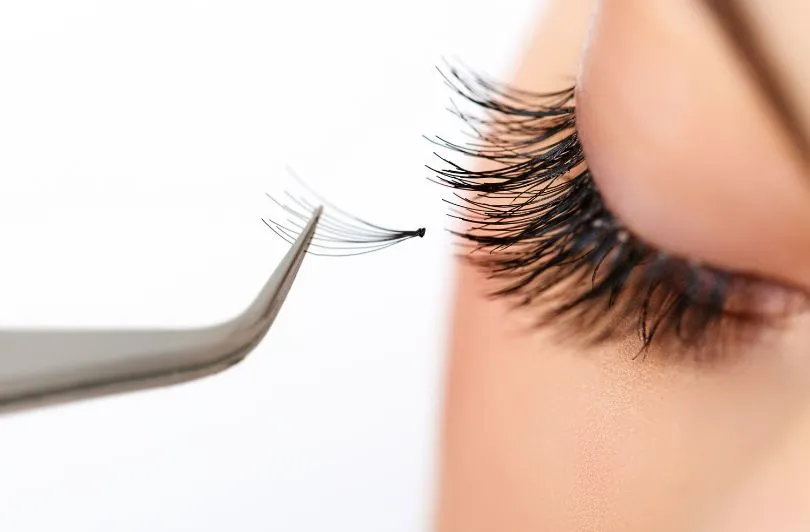 Czy po przedłużaniu rzęs wypadają naturalne rzęsy? Oto prawda