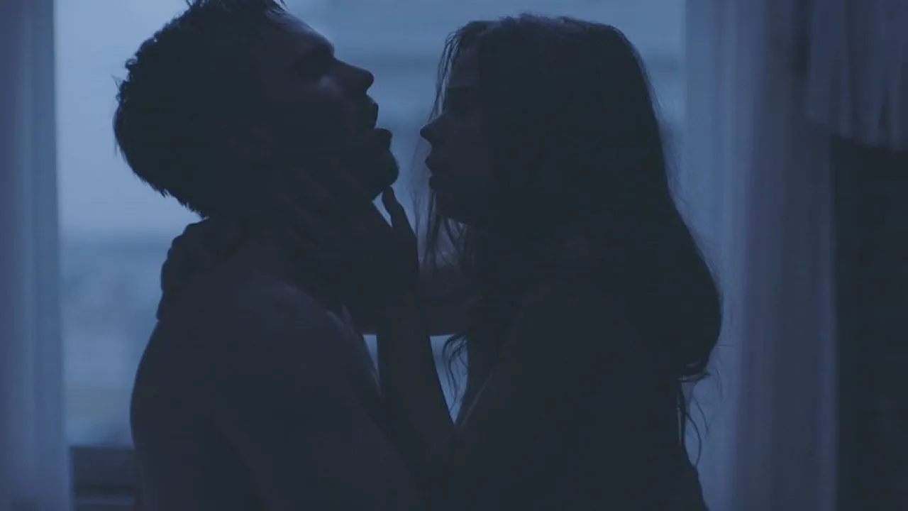 Najlepsze filmy erotyczne na Netflix - lista gorących produkcji i seriali