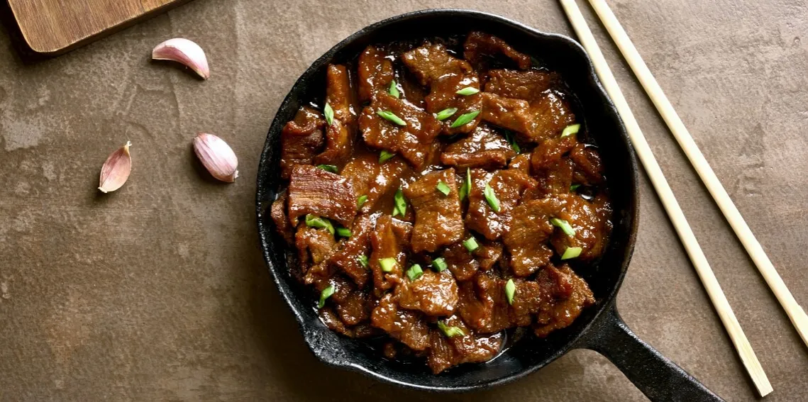 Z czym podawać wołowinę? Odkryj najlepsze dodatki do mięsa